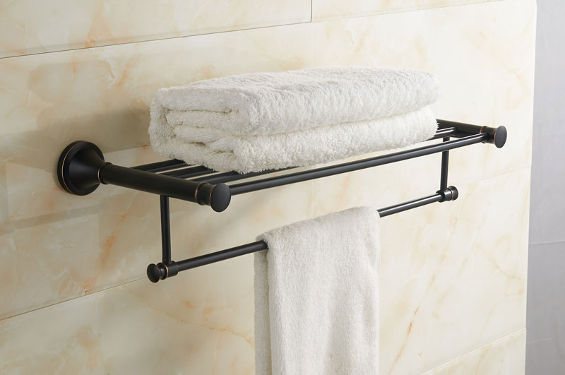 Mounted towel rail